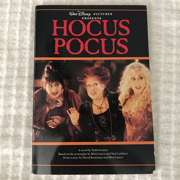 Hocus Pocus: Junior Novelization by Todd Strasser Vintage (Signed by Cast) - Picture 2 of 7